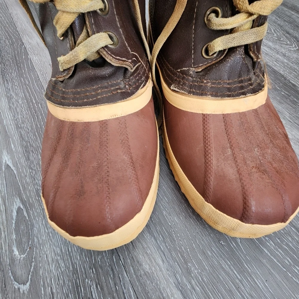Sorel women's size 8 dark brown boots